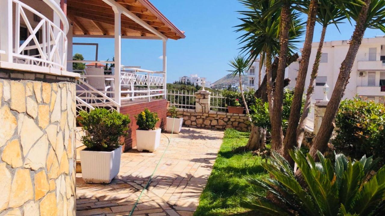 Apartments On The Beach Саранде Екстериор снимка