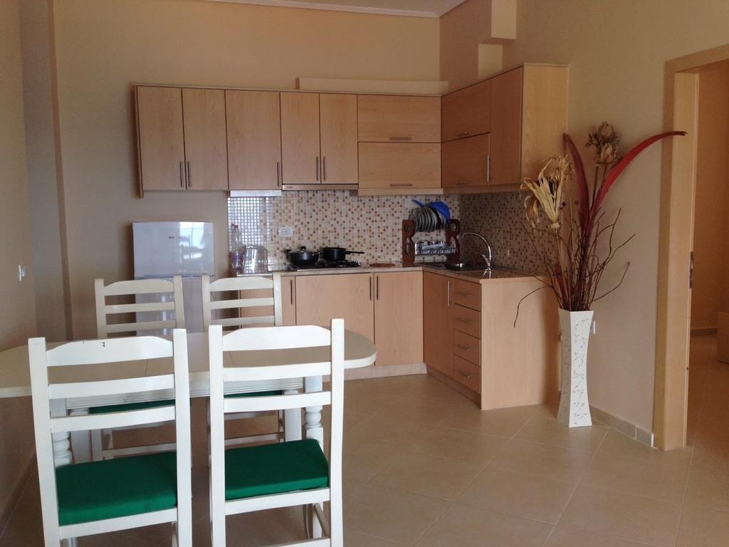 Apartments On The Beach Саранде Стая снимка