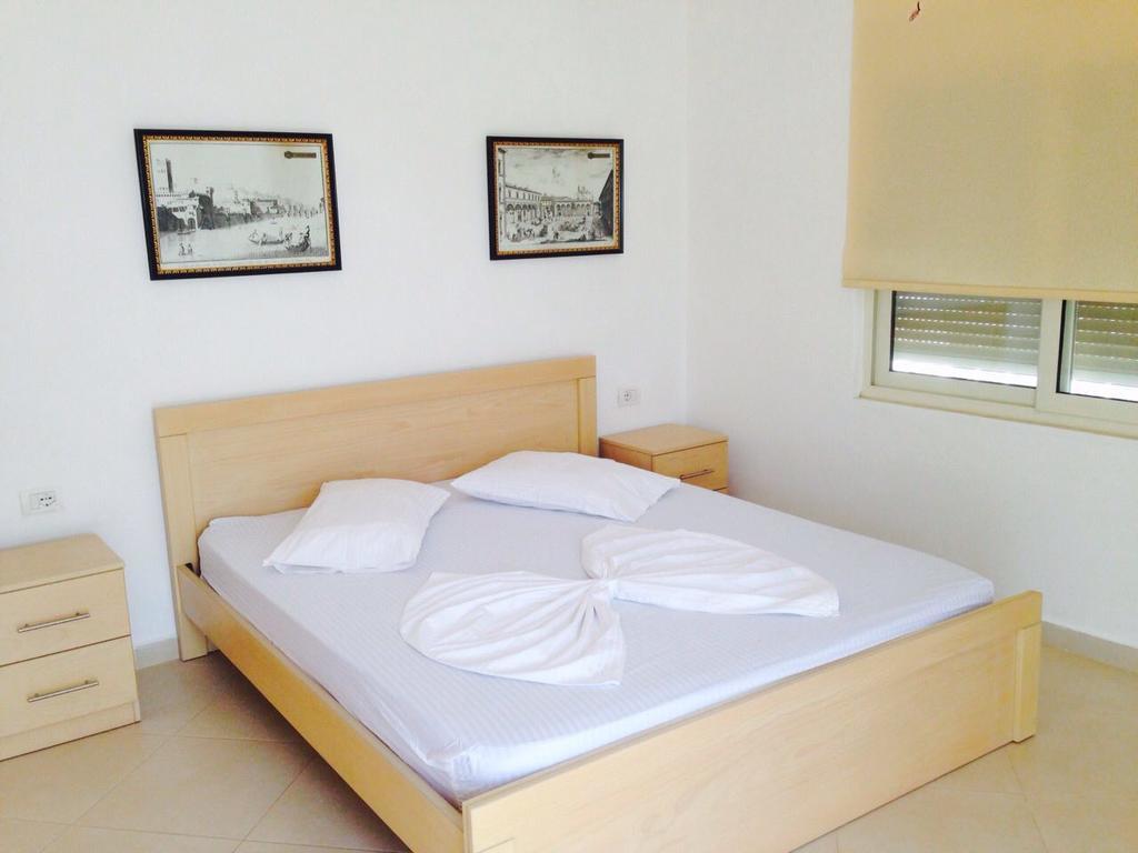 Apartments On The Beach Саранде Екстериор снимка