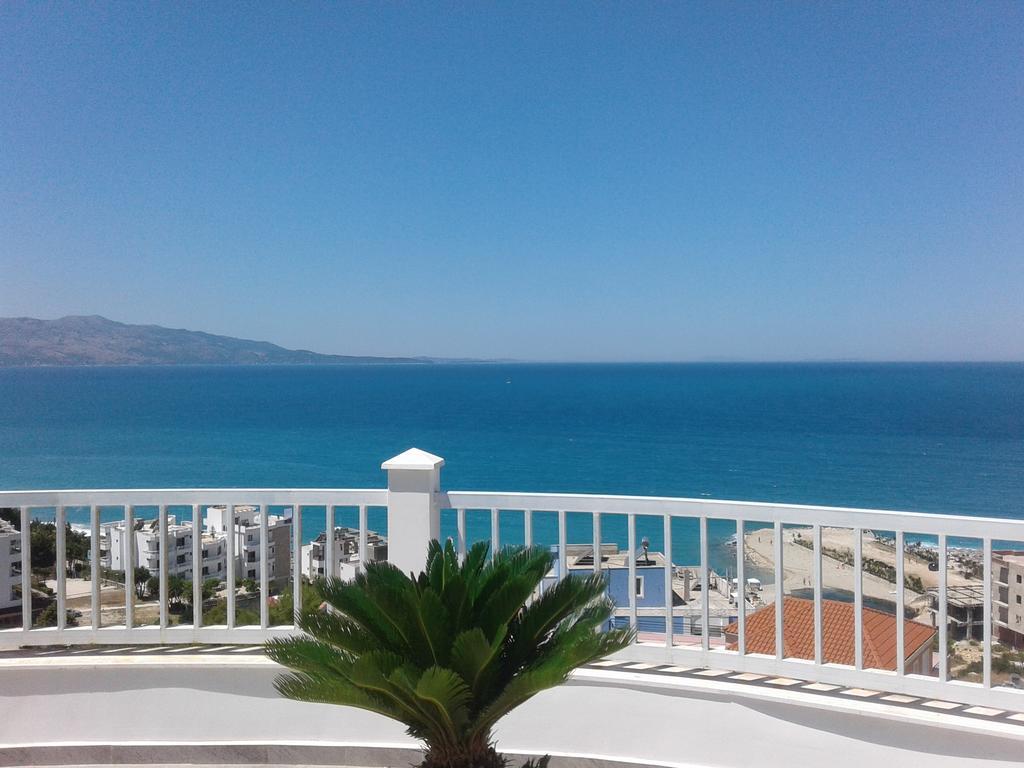 Apartments On The Beach Саранде Екстериор снимка