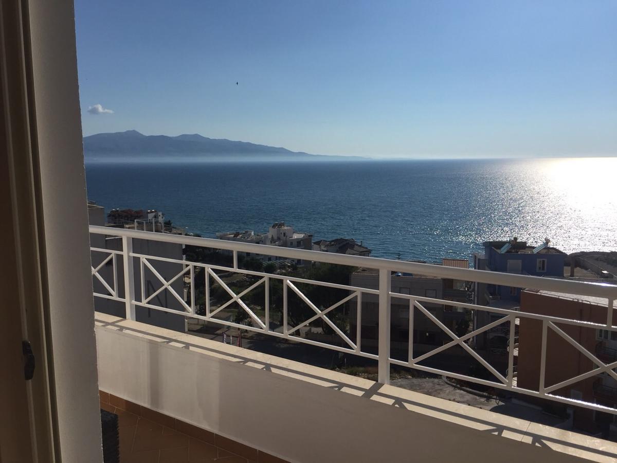Apartments On The Beach Саранде Екстериор снимка