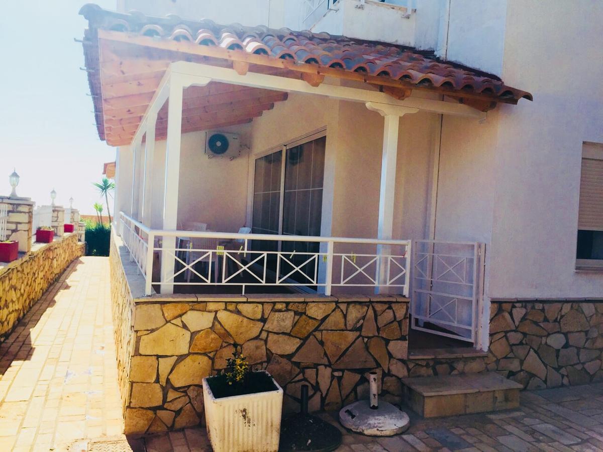Apartments On The Beach Саранде Екстериор снимка