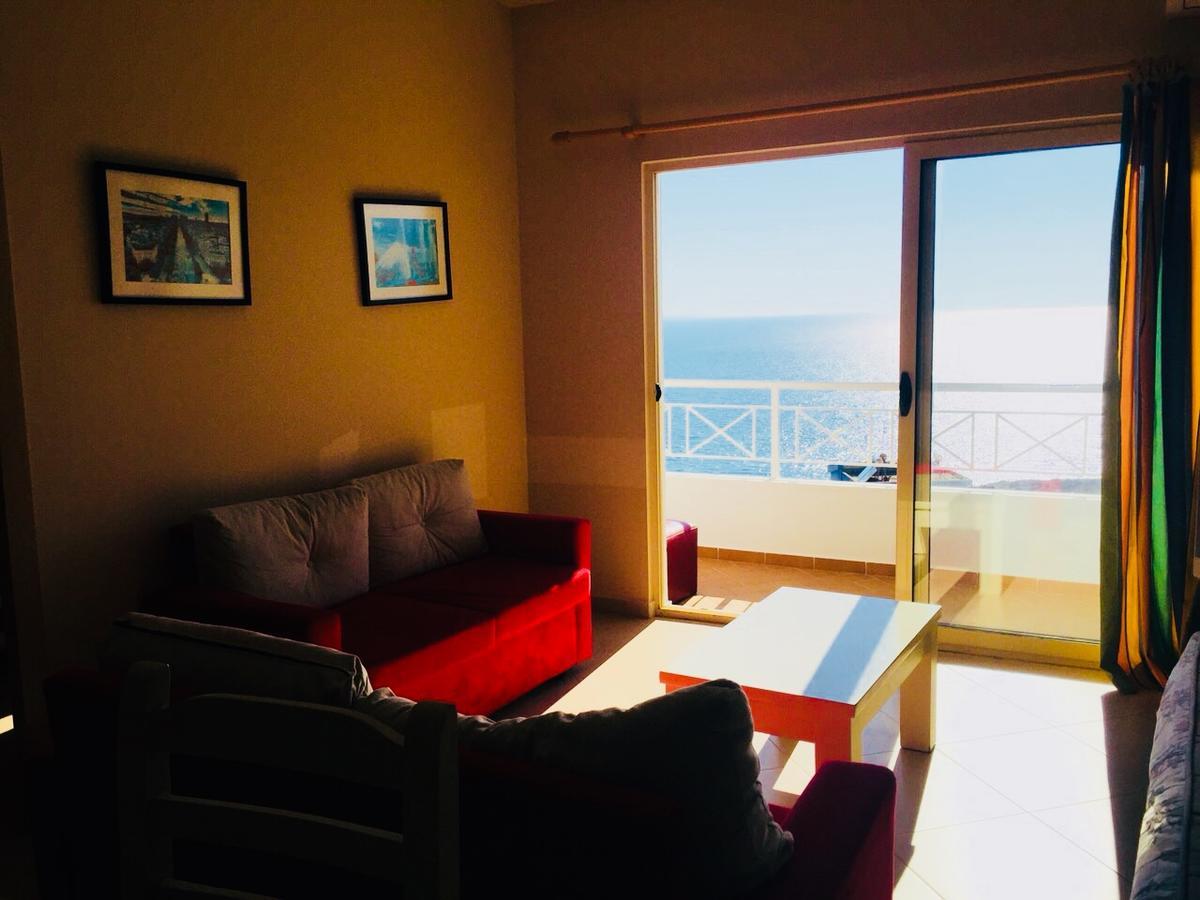 Apartments On The Beach Саранде Екстериор снимка