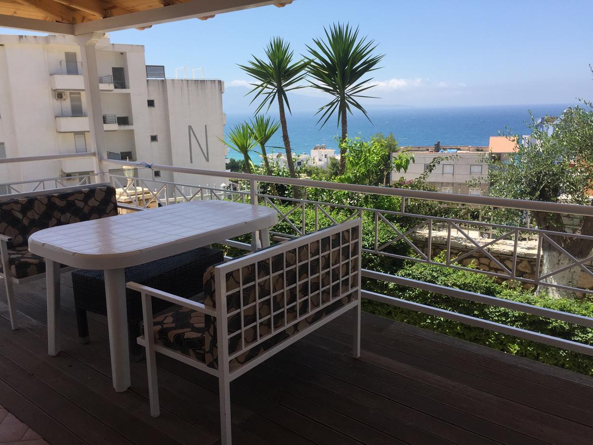 Apartments On The Beach Саранде Екстериор снимка