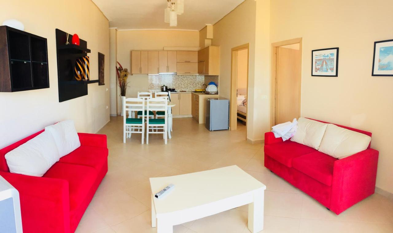 Apartments On The Beach Саранде Екстериор снимка