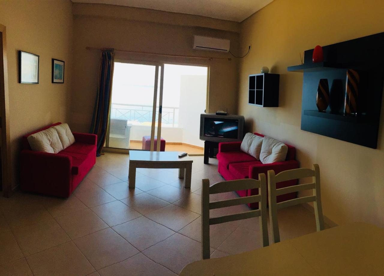 Apartments On The Beach Саранде Екстериор снимка