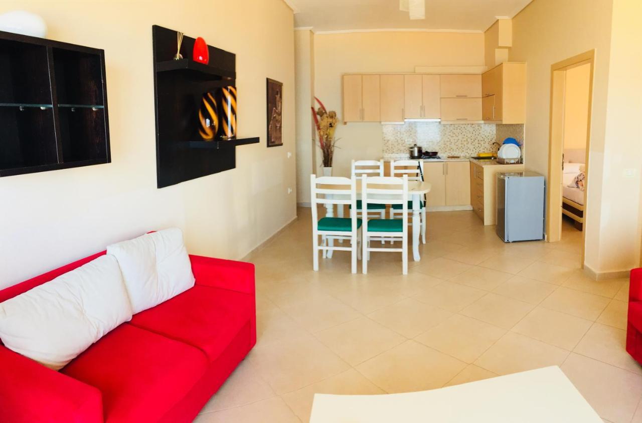 Apartments On The Beach Саранде Екстериор снимка